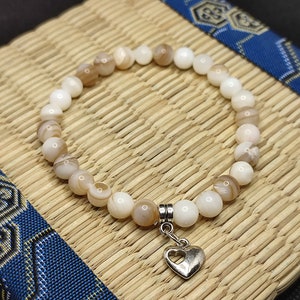 Armband av pärlemor, handgjort armband av 7 mm naturliga pärlor, äkta halvädelstenar, pärlemor, hjärta