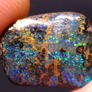 5,15 cts Boulder Opal polierter Stein AOH-2729