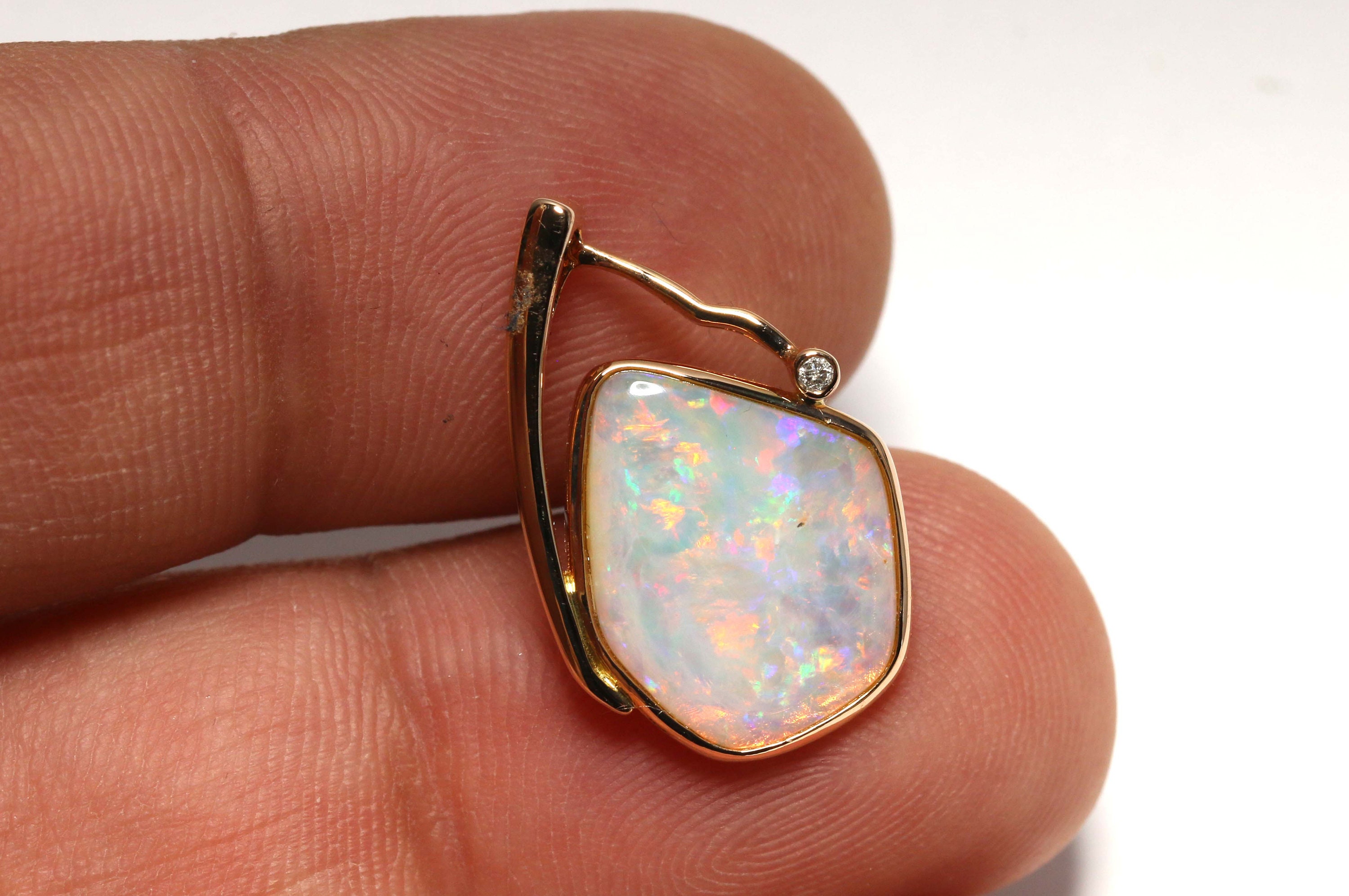 Pendentif En Opale Brute D'Australie - 9,05 Carats, Naturelle, Sans Traitement