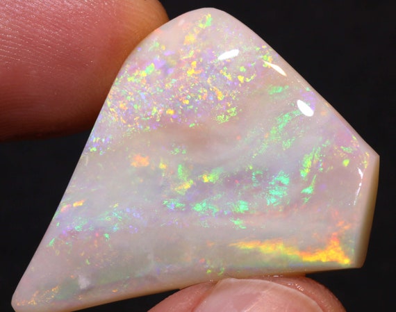 レア　オーストラリア産　ミンタビーオパール　原石　ルース　スクエア　三層　遊色