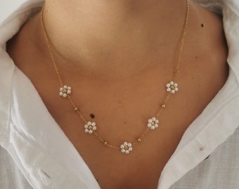 Collier chaîne dorée acier inoxydable • Idée cadeau de Noël • Bijoux femmes • Handmade Jewellery • Collier doré • Modèle Fleur