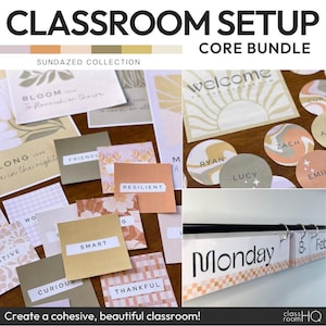 Puede incluir: Un paquete básico de configuración de aula con el texto "CLASSROOM SETUP CORE BUNDLE" y "SUNDAZED COLLECTION". La imagen incluye tarjetas con palabras como "BLOOM", "FRIENDLY" y "SMART", junto con etiquetas de nombre circulares y un calendario.