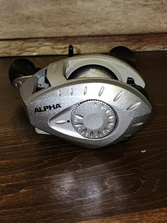 Vintage Shakespeare Alpha 310B Fishing Baitcast Reel 