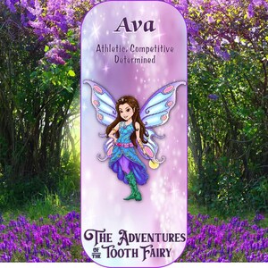 以下が含まれることがあります： 妖精のイラストと「Ava」と「The Adventures of the Tooth Fairy」の文字が書かれたピンクと紫のカード。カードには「Athletic, Competitive, Determined」の文字も書かれている。