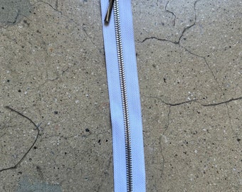 G2 Luxury Zipper white with antique nickle 9.25” size 5