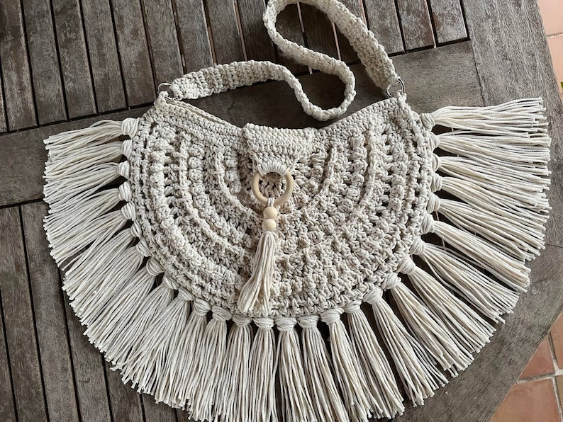 Sac fait main crochet à franges pour l'été boho chic image 4