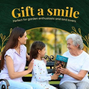Puede incluir: Una familia comparte un momento mientras sostiene un libro titulado "Tree Face Bird Feeder". La imagen contiene el texto "Gift a smile" y "Perfect for garden enthusiasts and bird lovers."