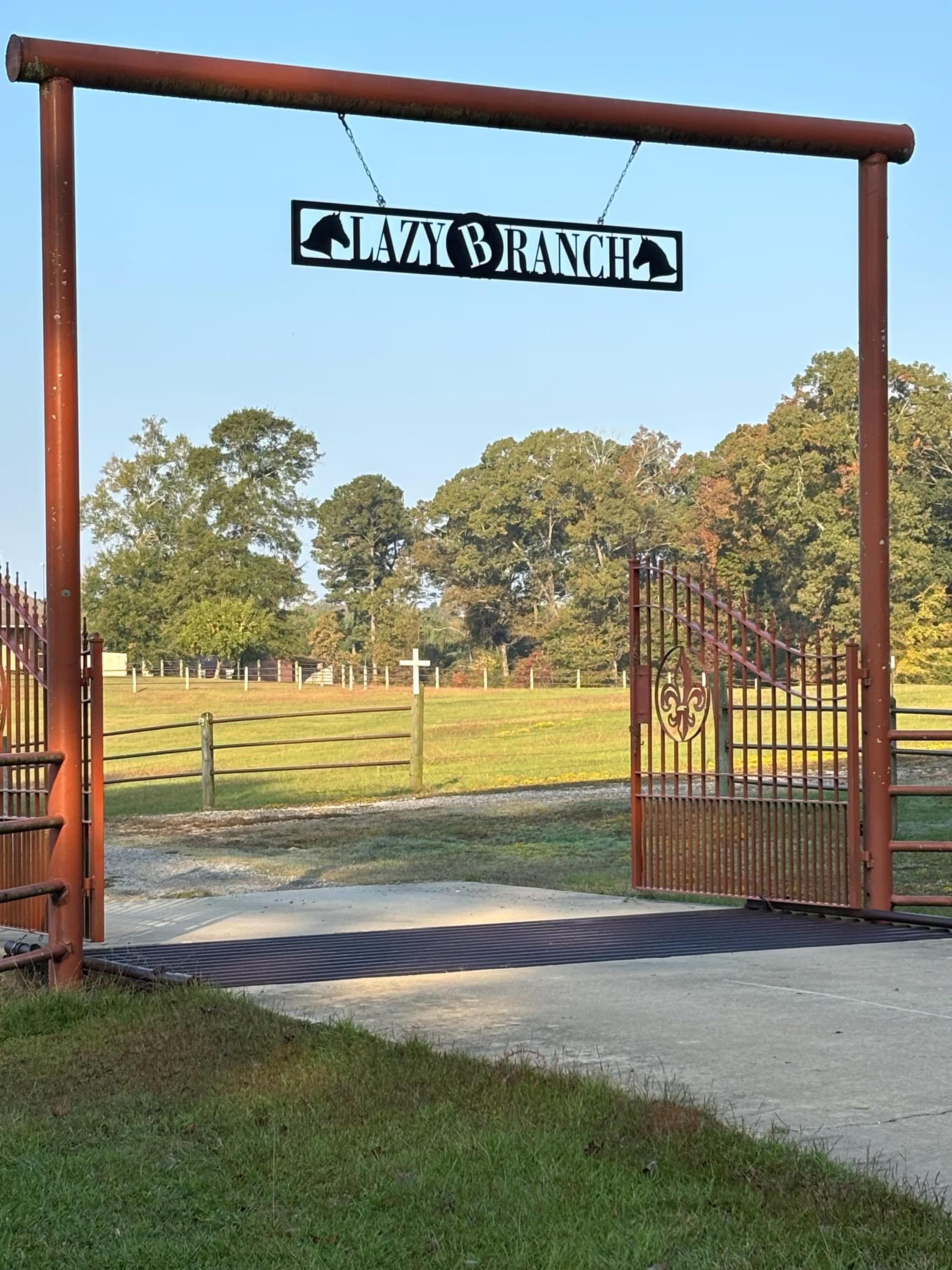 Round Ranch Gate Sign Metal Gate Sign Farm Sign Metal, Custom Farm Signs, Farmhouse Sign ...