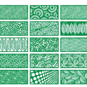 Könnte beinhalten: Ein Set mit 15 grünen Laser-Cut-Bildschirmen mit verschiedenen Mustern, darunter geometrische Formen, Blätter und florale Motive.
