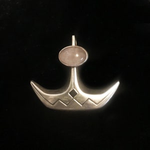Modernist Silver brooch/pendant with rose quartz stone - Elis Kauppi, Kupittaan Kulta, Finland