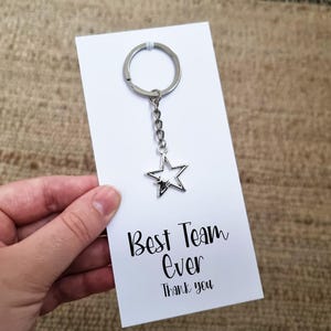 Llavero de agradecimiento al mejor equipo, regalo de agradecimiento por el arduo trabajo, llavero, regalo para el personal del gerente, fiesta de oficina de Navidad, amigo secreto de Navidad