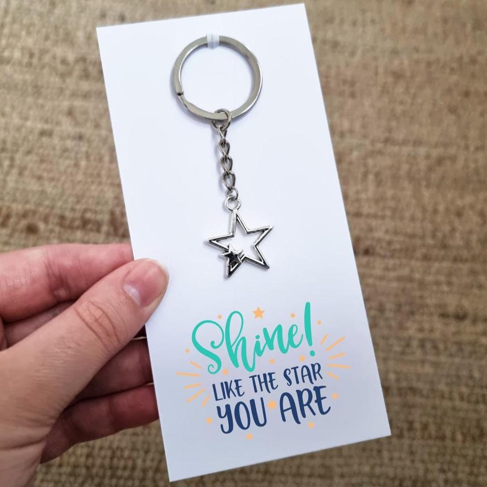 Class of 2025 School leavers gift - keyring on card - Gift for students, Year 6 & 11 leavers