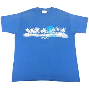 Vintage 90s Hawaii graphic T-shirt Medium / Single Stitch / Coconut Tree / Beach Island Print / Hawaiian Shirt / Size M