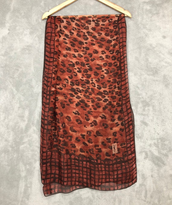 ヴィンテージ イヴ サンローラン シルク スカーフ YSL ヒョウ柄 ヴィンテージ イヴ サンローラン シルク スカーフ YSL ヒョウ柄