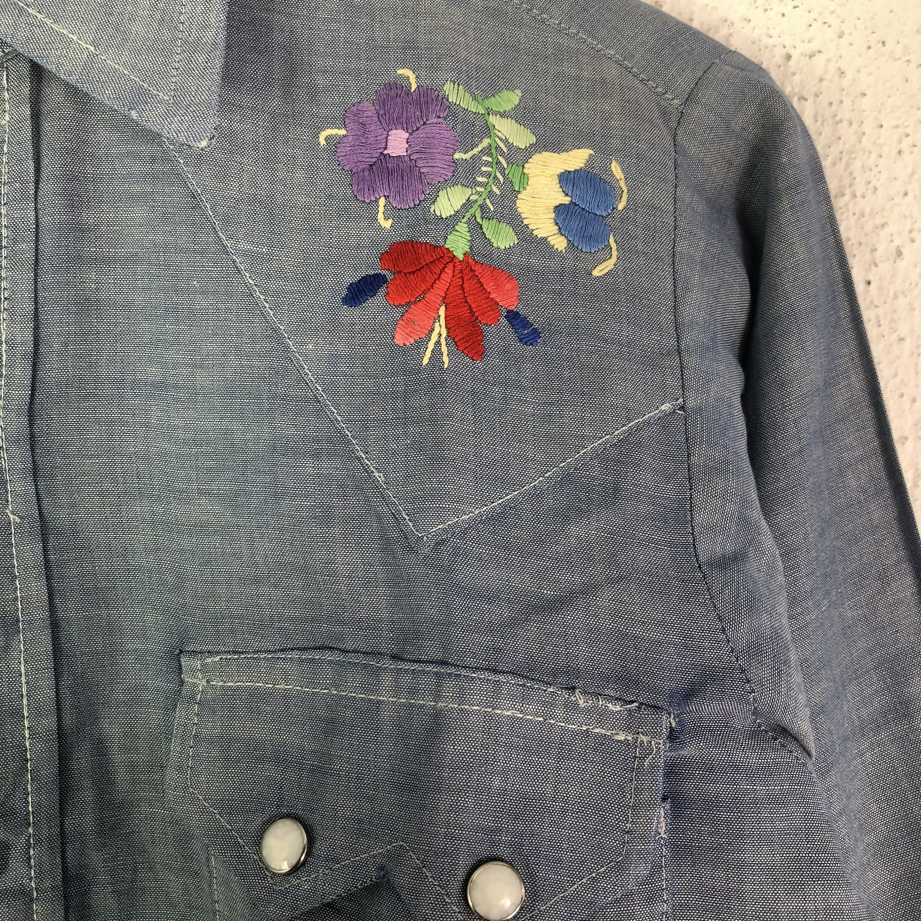 ジャケット・アウター AMERI VINTAGE FLOWER EMBROIDERY SHIRT Vintage Western Shirt - Black Floral Embroidery Rhinestones
