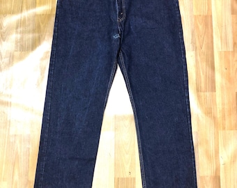 Vintage Levis 505 Jeans Blue Denim Regular fit Straight Leg Made in Canada Retro 37x32