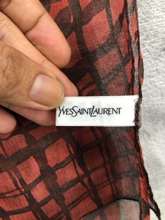 ヴィンテージ イヴ サンローラン シルク スカーフ YSL ヒョウ柄 ヴィンテージ イヴ サンローラン シルク スカーフ YSL ヒョウ柄