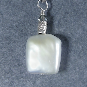 Square white pearl necklace and sterling silver, unique and original pearl necklace, cultured pearl, minimalist choker necklace