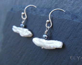 White freshwater pearl dangling earring. White Biwa pearl earring and 925 silver. Original pearl earring.