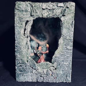 LOTR-DIMHOLT path of dead Book nook, Aragorn Bookend, Dimholt Book nook, Handmade Home Decor