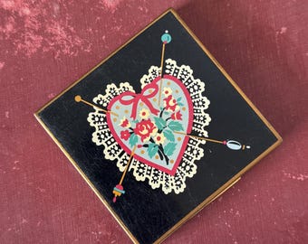 Vintage 1940er Jahre Valentine Herz Art Deco Puder Make-up Kompakt