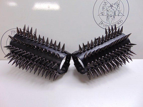 MOONSPELL Old School Screw-back Spiked Leather Gauntlet Goth Black