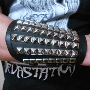MASSACRE   Medium Silver Pyramid Studded Genuine  Leather Gauntlet Thrash Death