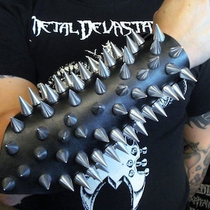 TSJUDER  Leather Bulldog Cone Spiked Gauntlet Black Metal