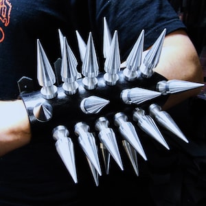 SETH  Medium Aluminum Giant Spiked Genuine Leather Gauntlet Black Metal