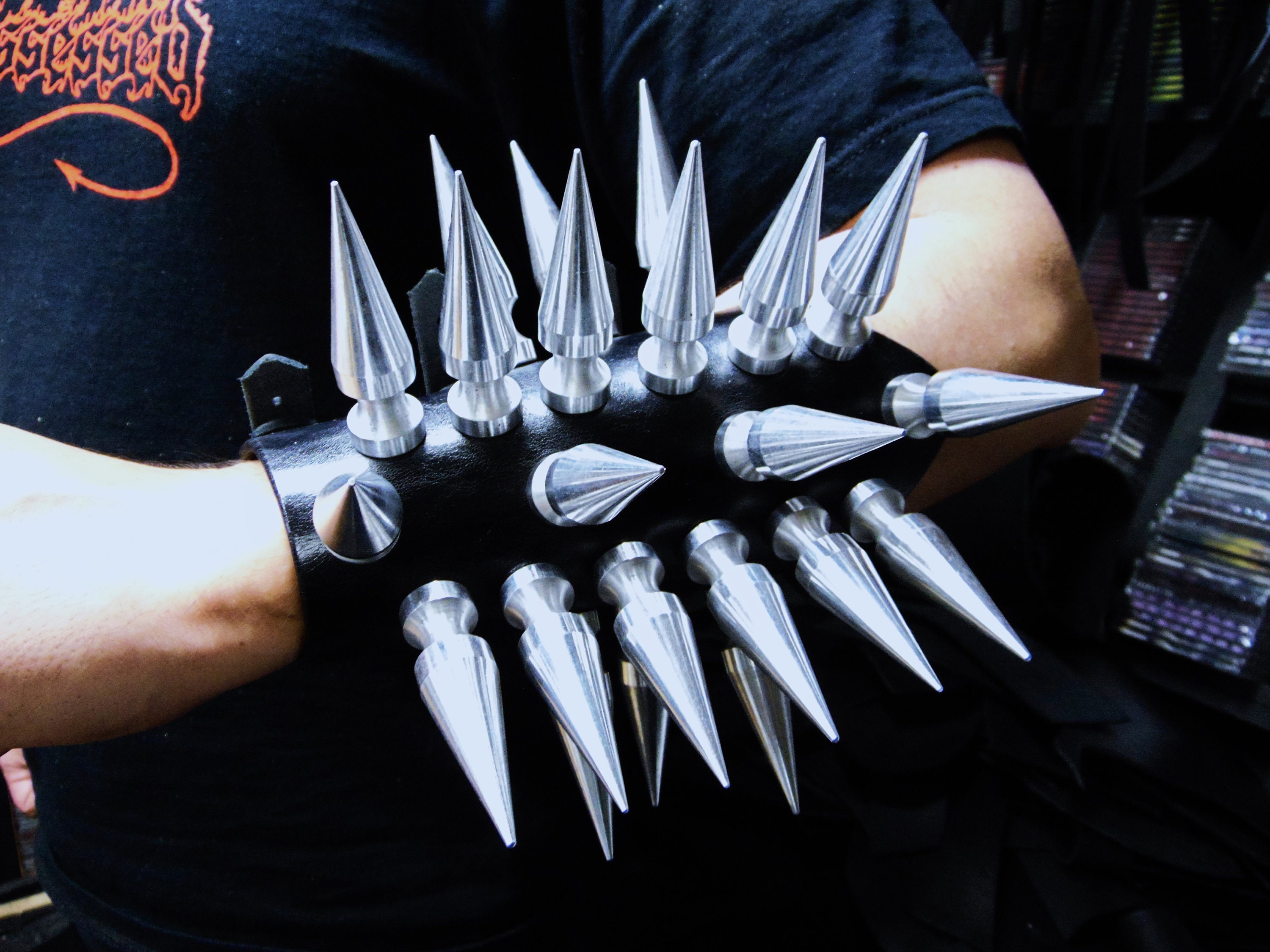 SETH Medium Aluminum Giant Spiked Genuine Leather Gauntlet Black
