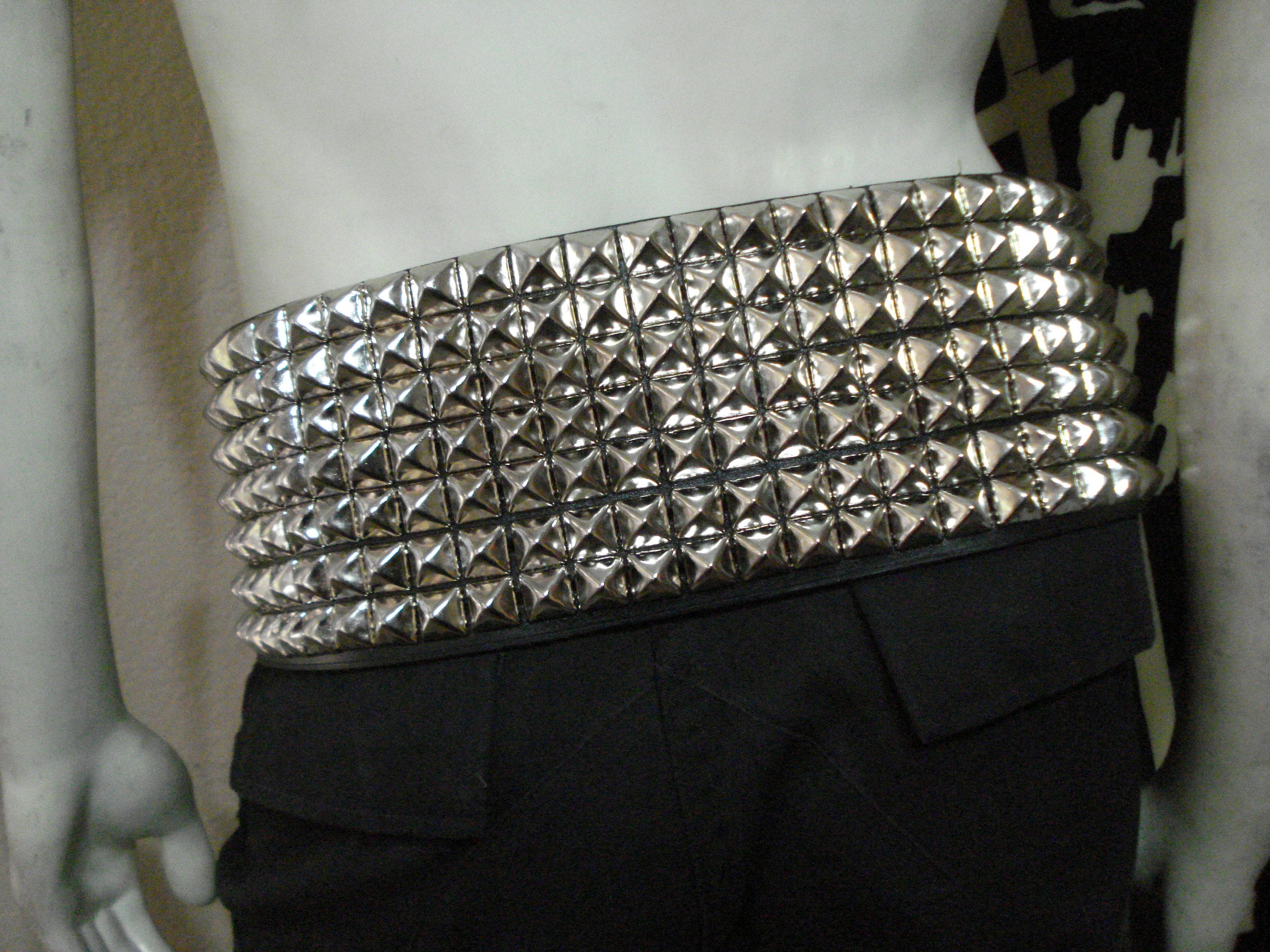 BRUCE DICKINSON Leather Old School Silver Pyramid Studded Belt