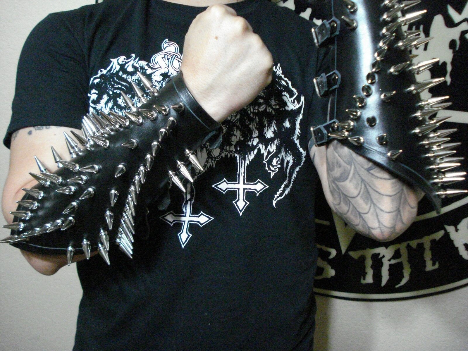 ZYKLON Old School Spiked Genuine Leather Gauntlet Black