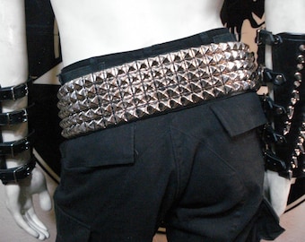 KRYPT   Leather Old School Pyramid Studded Belt