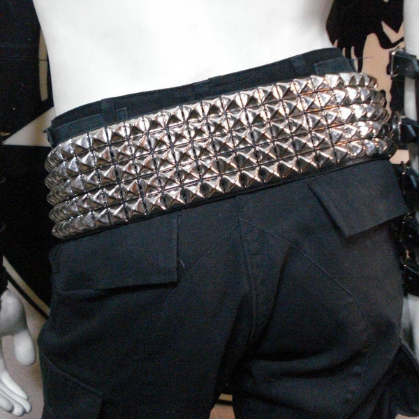 KRYPT   Leather Old School Pyramid Studded Belt