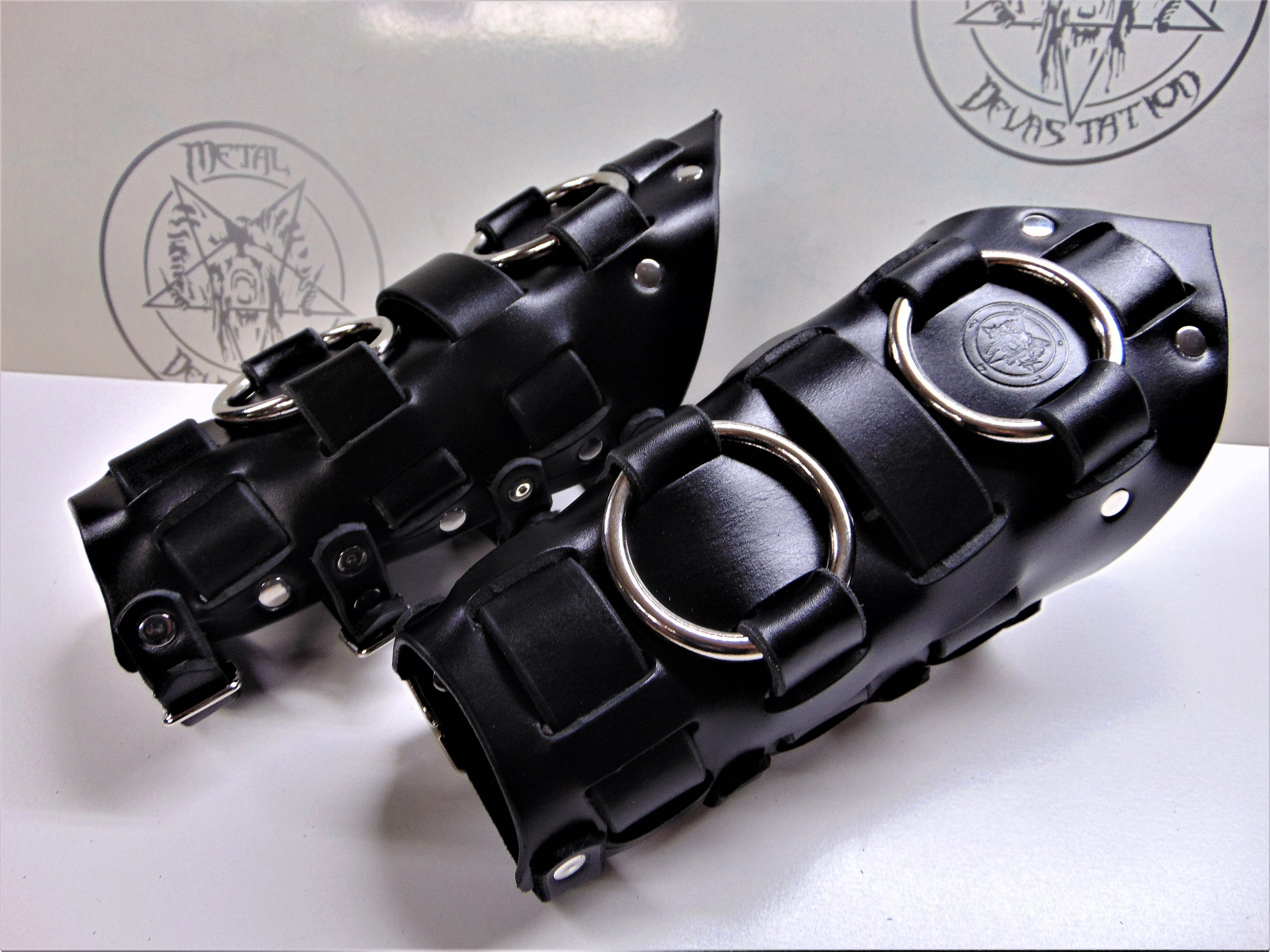DARK FORTRESS Full Strapped & Ringed Genuine Leather Gauntlet Black ...