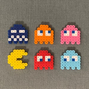 PAC-MAN Set of 6 Blinky, Inky, Clyde, Pinky and Vulnerable Ghost Retro Arcade Keychain Perler Bead Art Lot