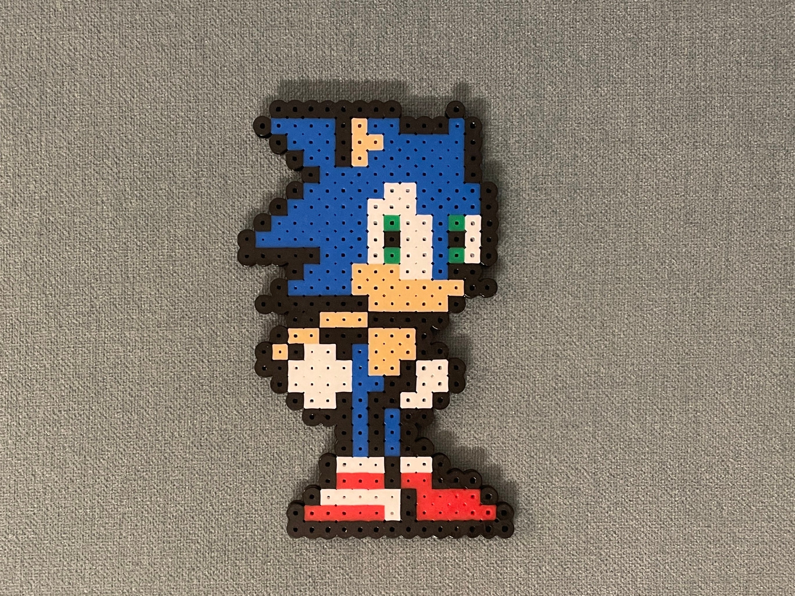 CUSTOM PERLER BEAD ART. SONIC THE HEDGEHOG. SEGA. HANDMADE. PIXEL ART.