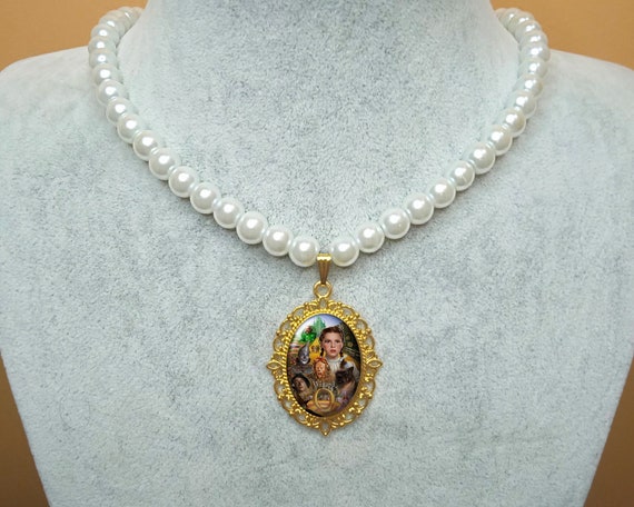 Wizard of Oz Necklace With Pearl Beads, Retro Classic Movie