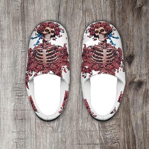 Bertha with Roses Men&#39;s Indoor Slippers sizes 7-14