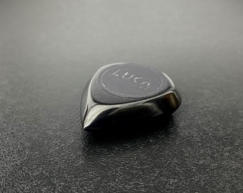 Handcrafted PEEK Jazz Guitar Pick – Modern Black Performance Tool