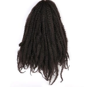Può includere: Un pacchetto di extension per capelli afro crespi di colore marrone scuro.