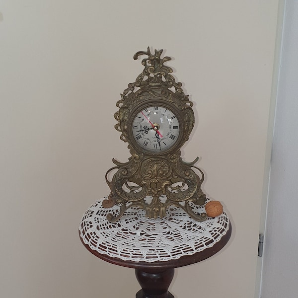 Bronze table clock in Rococo style (Louis XV) and Quartz movement