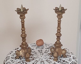 Neugotisches Set aus 2 Altar-/Kirchenleuchtern