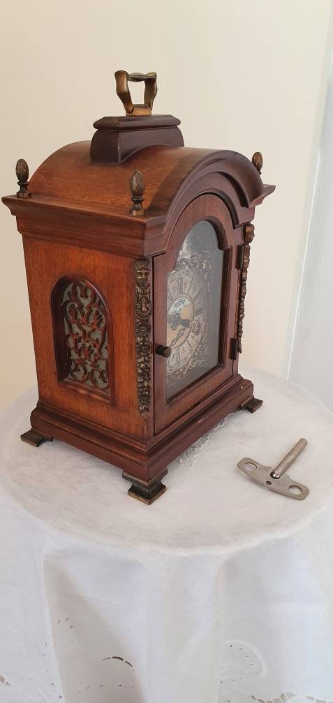 Warmink Wuba Table Clock - Etsy