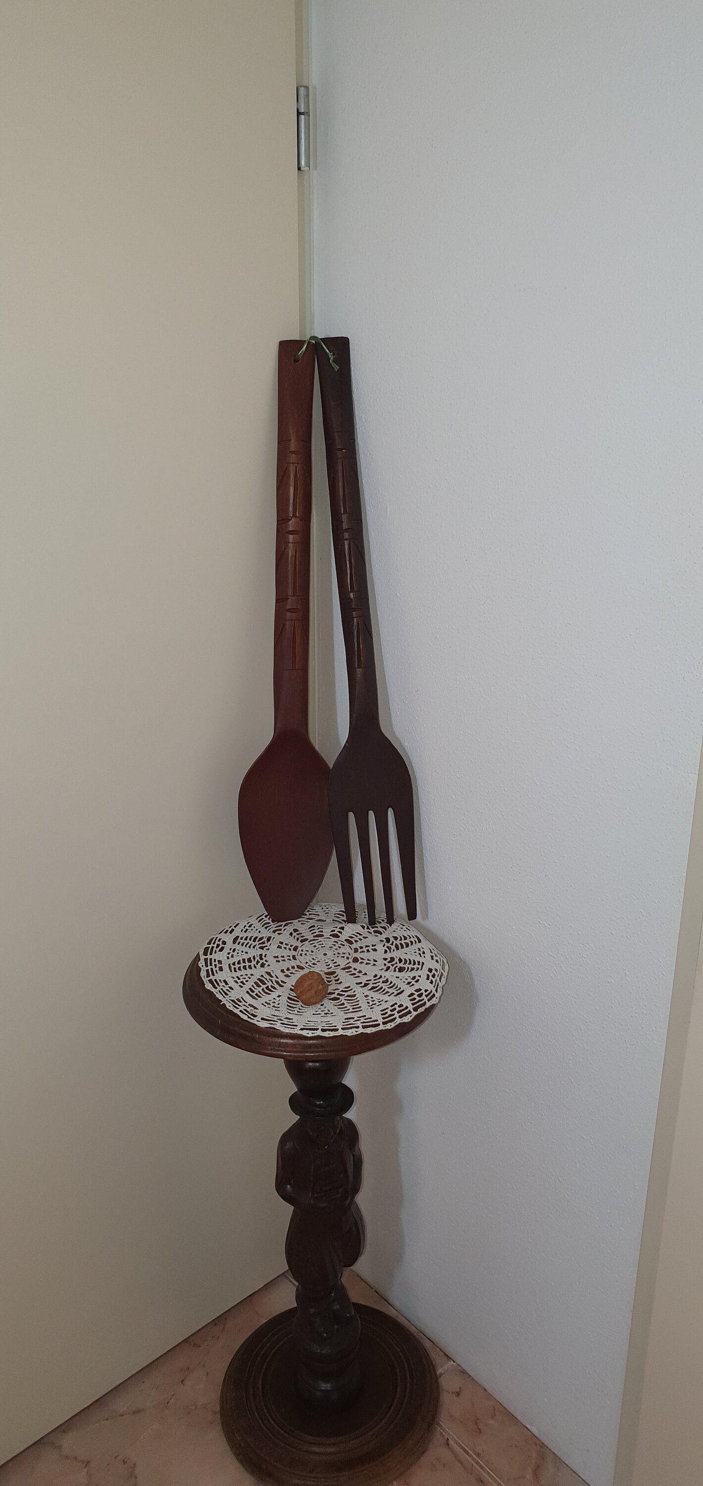 フィリピン製 巨大な手彫りの木製装飾スプーンとフォーク「特大