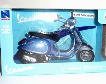 Vespa Primavera 1:12 Scale Diecast (4 Colors) | New-ray Toys