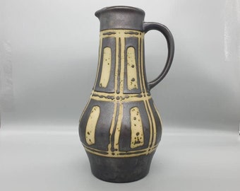 A West German, "Ankara" Model 120725 Vase by Carstens, Tönnieshof. 1960s-70s.
