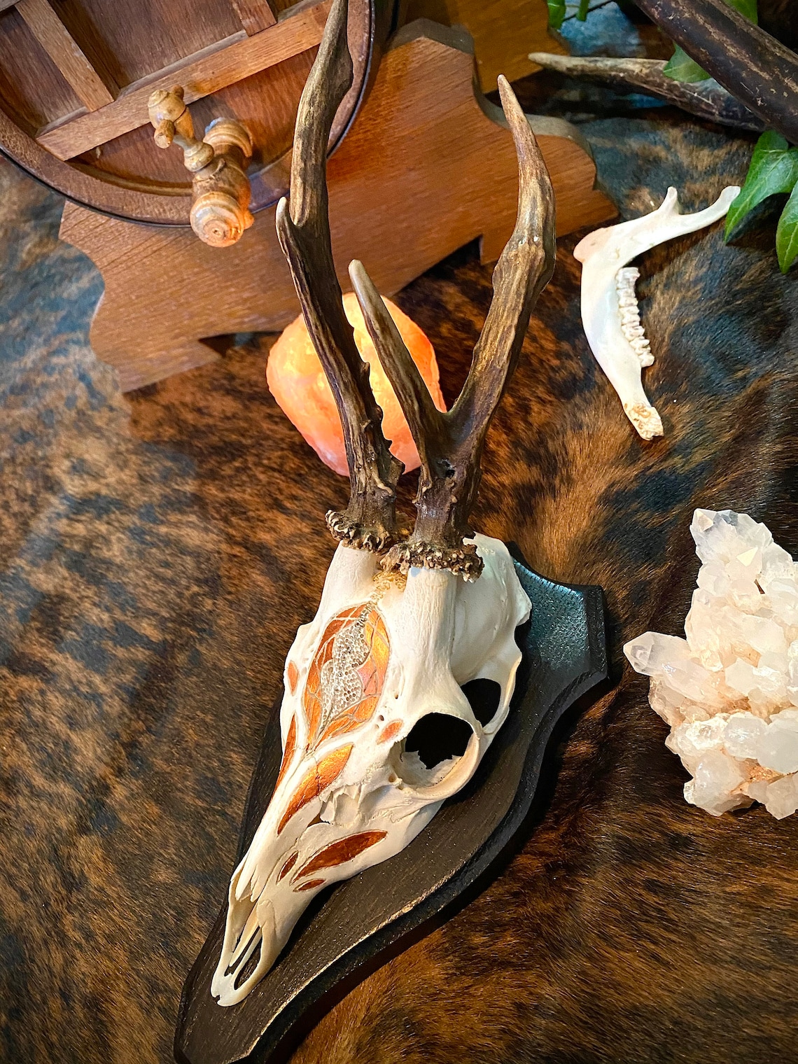 Carved and painted deer skull Etsy.de