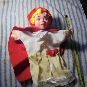 Mr. Rogers Neighborhood Little RED RIDING HOOD Hand Puppet!! Nm!  25.00 Shipped!!