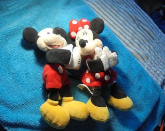 DISNEY Parks Exclusive MICKEY & MINNIE Hugging Plush Dolls!! 30.00 Shipped!!